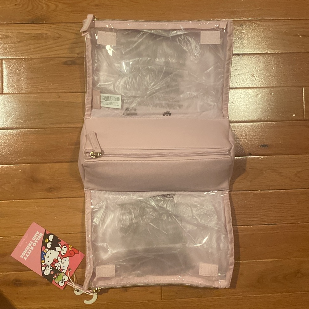 NWT Hello Kitty Pink Cosmetic pouch - Picture 4 of 7